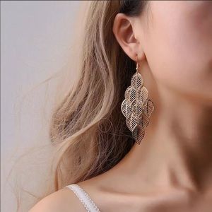 3/28💐 Maple Leaf Exaggerated Tassel drop Earring